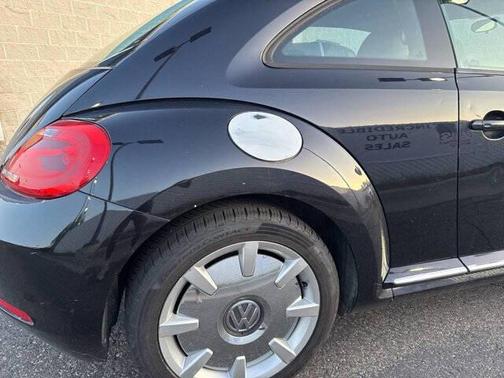 2013 Volkswagen Beetle 2.5L Fender Edition