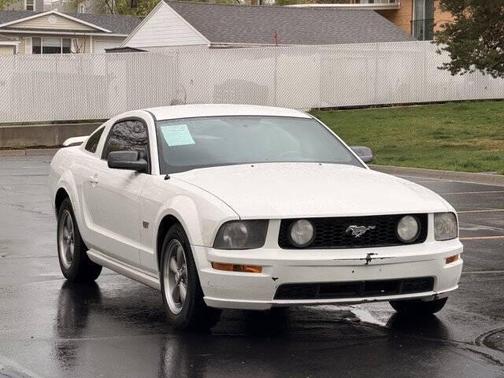 Performance White Clearcoat 2006 Ford Mustang GT