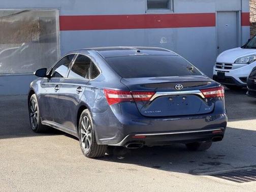 2018 Toyota Avalon XLE