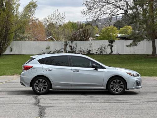 2017 Subaru Impreza 2.0i