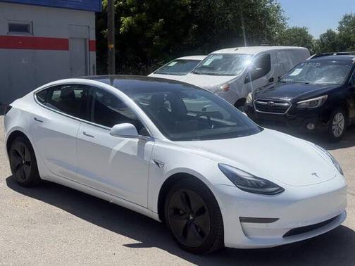 Pearl White Multi-Coat 2019 Tesla Model 3 Standard Range Plus