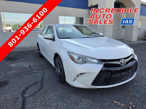 Blizzard Pearl 2016 Toyota Camry SE w/Special Edition Pkg