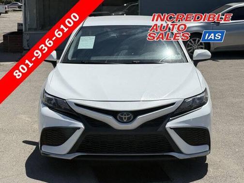 Super White 2021 Toyota Camry SE