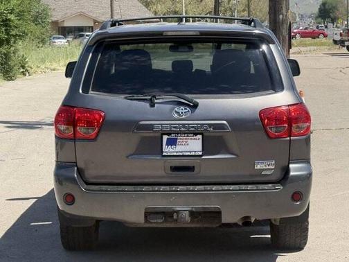 Magnetic Gray Metallic 2017 Toyota Sequoia SR5