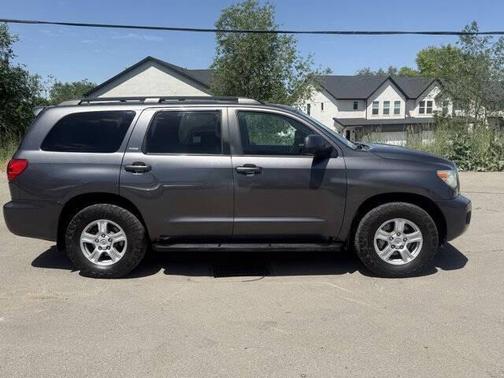 Magnetic Gray Metallic 2017 Toyota Sequoia SR5