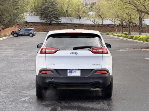 Bright White Clearcoat 2016 Jeep Cherokee Sport