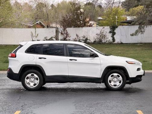 Bright White Clearcoat 2016 Jeep Cherokee Sport