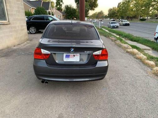 2006 BMW 330 330i 4dr Sedan