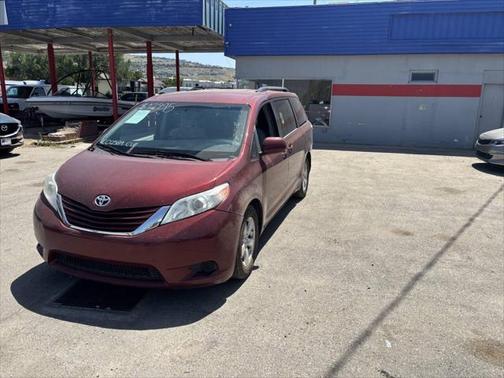 2017 Toyota Sienna LE