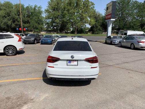 2017 Volkswagen Passat 1.8T R-Line w/Comfort