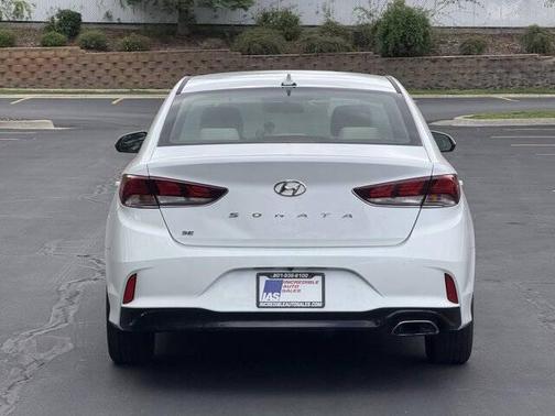 Quartz White Pearl 2018 Hyundai SONATA SE