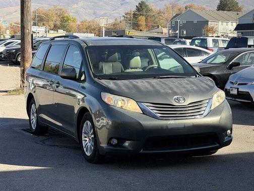 2011 Toyota Sienna XLE