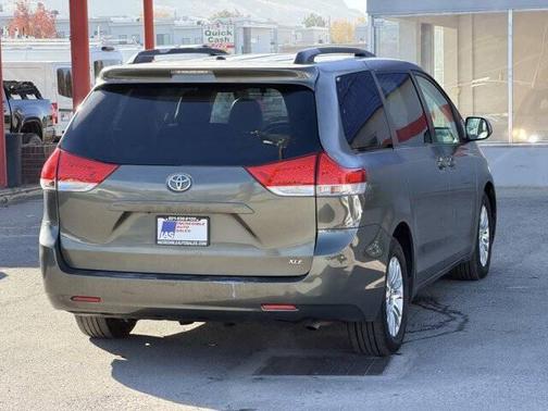 2011 Toyota Sienna XLE