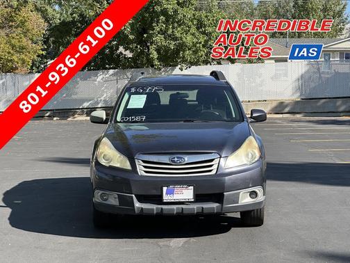 Graphite Gray Metallic 2011 Subaru Outback 2.5 i Premium