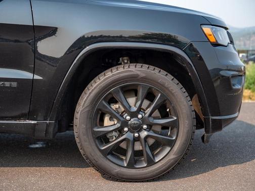 Diamond Black 2021 Jeep Grand Cherokee Altitude
