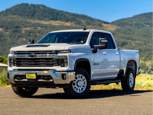 Summit White 2026 Chevrolet Silverado 2500 LT