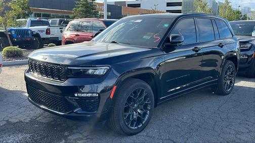 Diamond Black Crystal Pearlcoat 2023 Jeep Grand Cherokee 4xe Summit