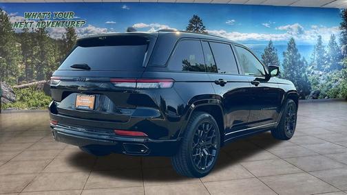 Diamond Black Crystal Pearlcoat 2023 Jeep Grand Cherokee 4xe Summit