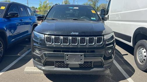 Diamond Black Crystal Pearlcoat 2024 Jeep Compass Latitude