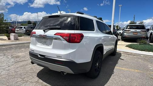 Summit White 2018 GMC Acadia SLT-1