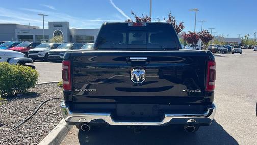 Diamond Black Crystal Pearlcoat 2022 RAM 1500 Laramie