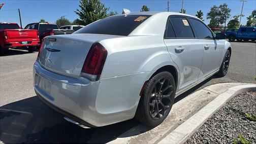2019 Chrysler 300 Touring