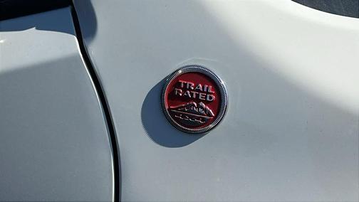 Alpine White Clearcoat 2023 Jeep Renegade Trailhawk