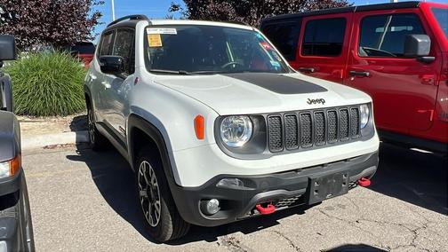 Alpine White Clearcoat 2023 Jeep Renegade Trailhawk