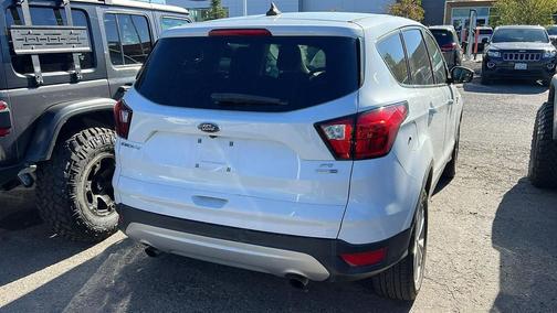 Oxford White 2019 Ford Escape SE