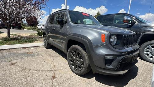 Graphite Gray 2022 Jeep Renegade Altitude