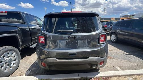 Graphite Gray 2022 Jeep Renegade Altitude