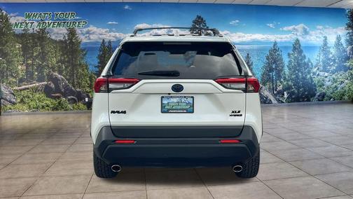 2022 Toyota RAV4 Hybrid XLE Premium