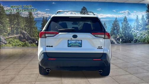 2022 Toyota RAV4 Hybrid XLE Premium