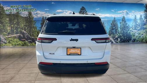 Bright White Clearcoat 2023 Jeep Grand Cherokee L Altitude