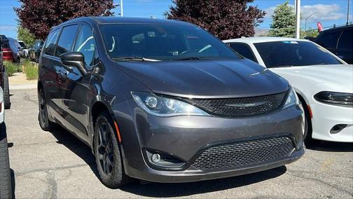 2020 Chrysler Pacifica Touring