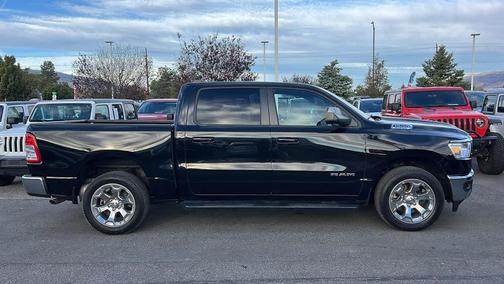 Diamond Black Crystal Pearlcoat 2022 RAM 1500 Big Horn/Lone Star