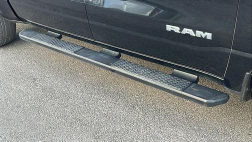Diamond Black Crystal Pearlcoat 2022 RAM 1500 Big Horn/Lone Star