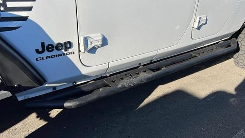Bright White Clearcoat 2021 Jeep Gladiator Sport