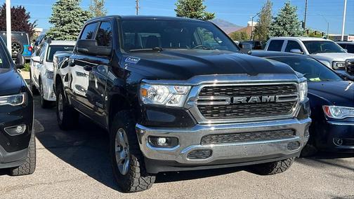 Diamond Black Crystal Pearlcoat 2023 RAM 1500 Big Horn/Lone Star
