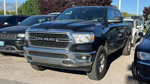 Diamond Black Crystal Pearlcoat 2023 RAM 1500 Big Horn/Lone Star