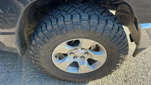 Diamond Black Crystal Pearlcoat 2023 RAM 1500 Big Horn/Lone Star