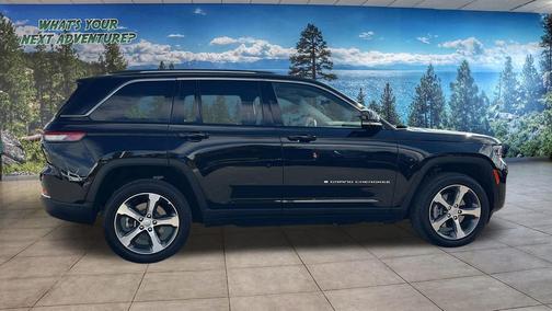 Diamond Black Crystal Pearlcoat 2023 Jeep Grand Cherokee 4xe Base