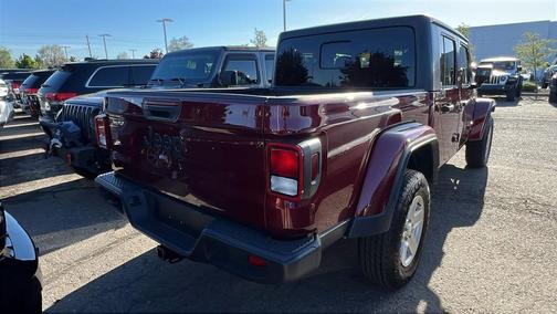 Snazzberry Pearlcoat 2022 Jeep Gladiator Sport S