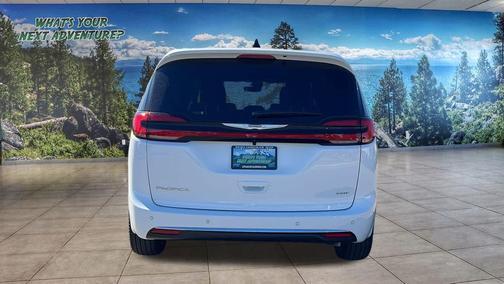 2026 Chrysler Pacifica L