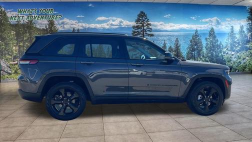 Baltic Gray Metallic Clearcoat 2023 Jeep Grand Cherokee Limited