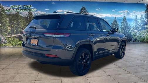 Baltic Gray Metallic Clearcoat 2023 Jeep Grand Cherokee Limited