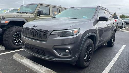Granite Crystal Metallic Clearcoat 2023 Jeep Cherokee Altitude
