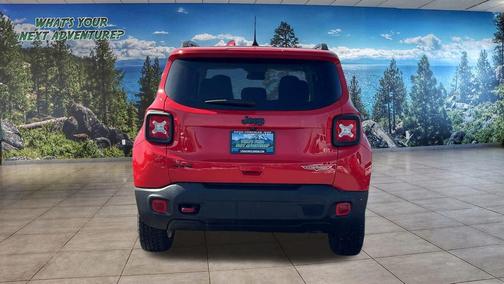 2023 Jeep Renegade Trailhawk