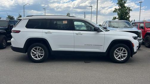 Bright White Clearcoat 2023 Jeep Grand Cherokee L Laredo