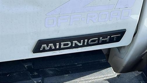 Glacier White 2023 Nissan Frontier SV
